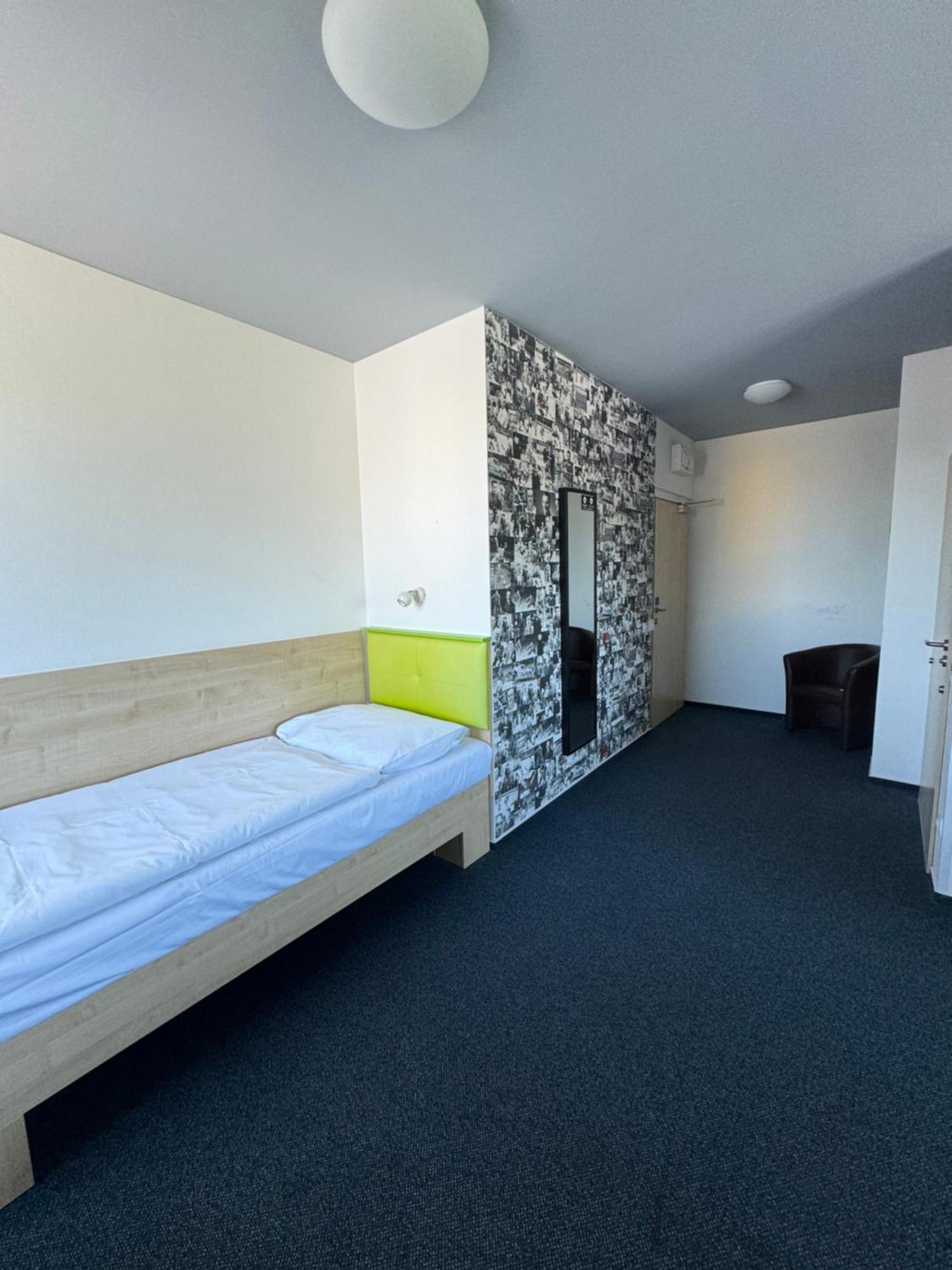 Sport Hotel Sletiste Kladno Kültér fotó