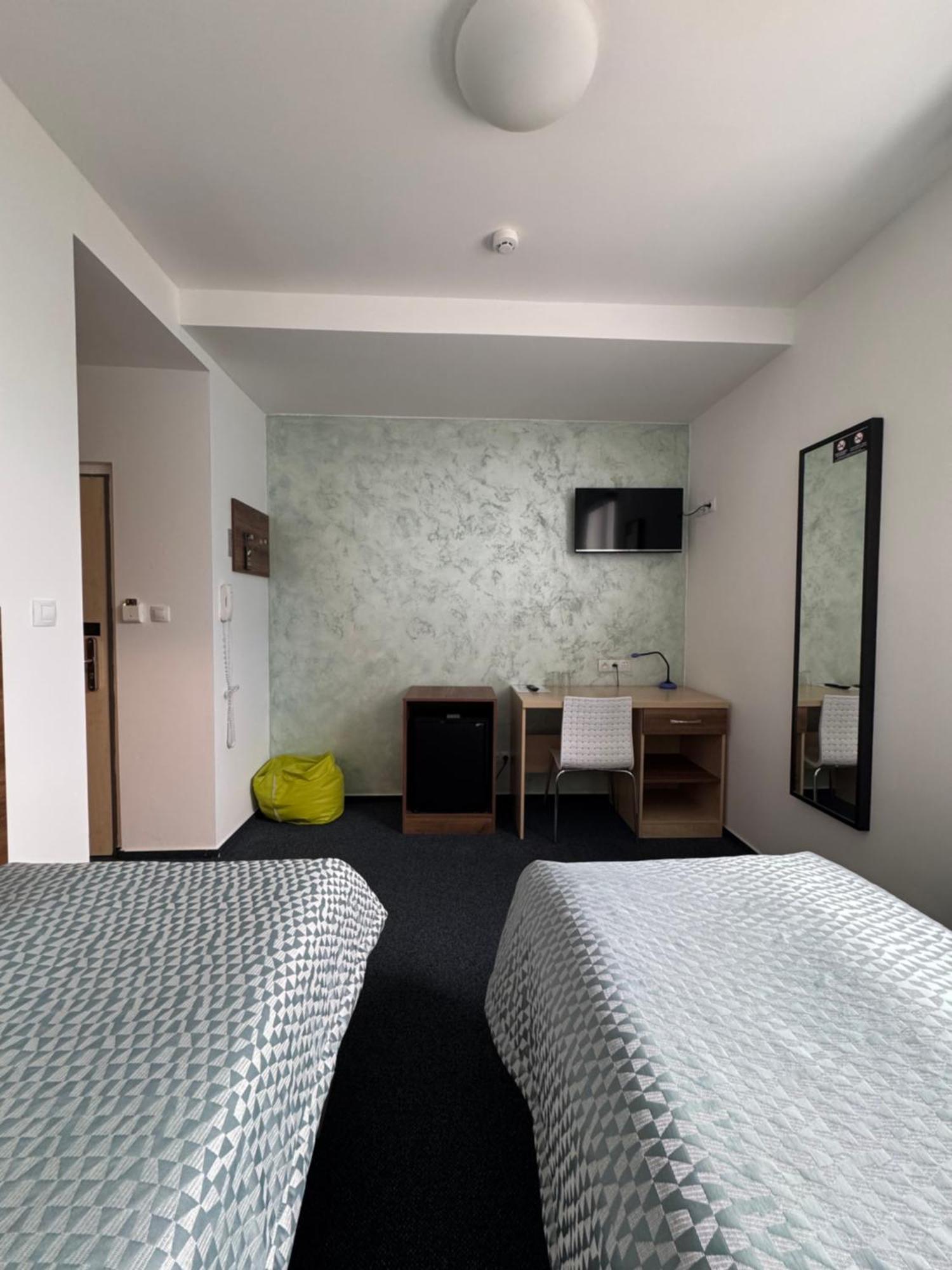 Sport Hotel Sletiste Kladno Kültér fotó